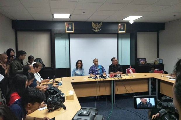 Surabaya Diteror Bom,...
