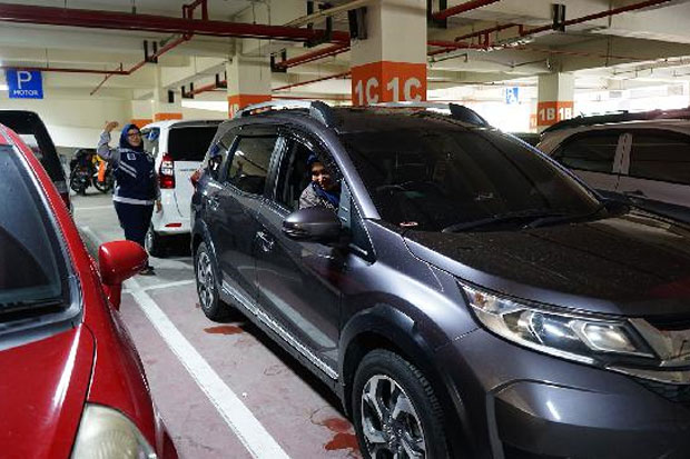 Tekan Penggunaan Mobil...