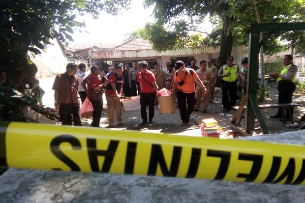 Mereka Masih Muda, Lugu,...