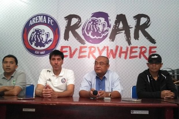 Arema FC Pecat Joko...