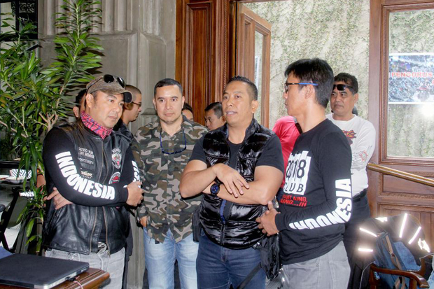 Rangkul Semua Merek,...