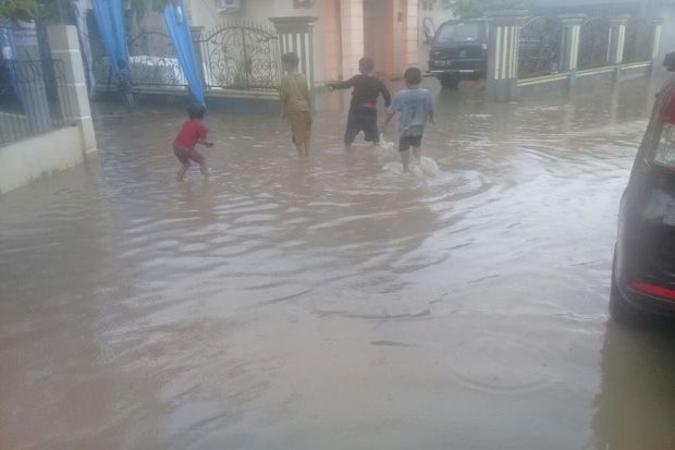 Warga Paal Merah Jambi...
