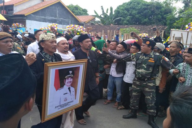 Enthus Susmono Wafat,...
