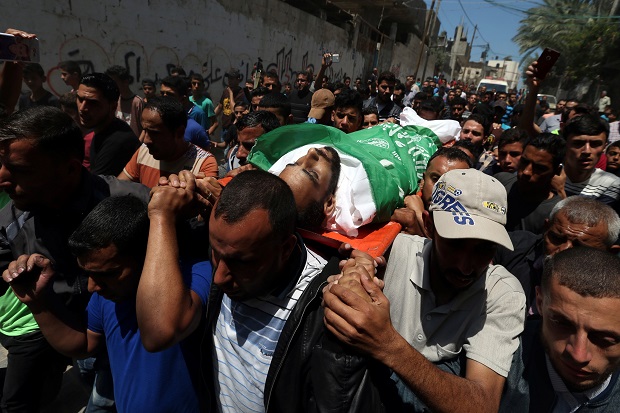 Israel Bantai Demonstran...