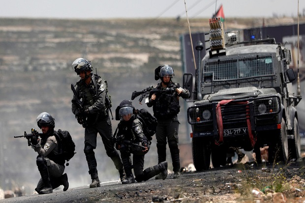 60 Warga Palestina Dibantai,...