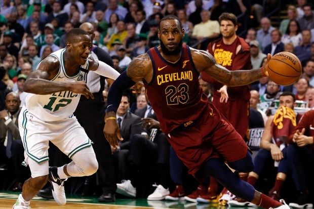 Amukan LeBron James...