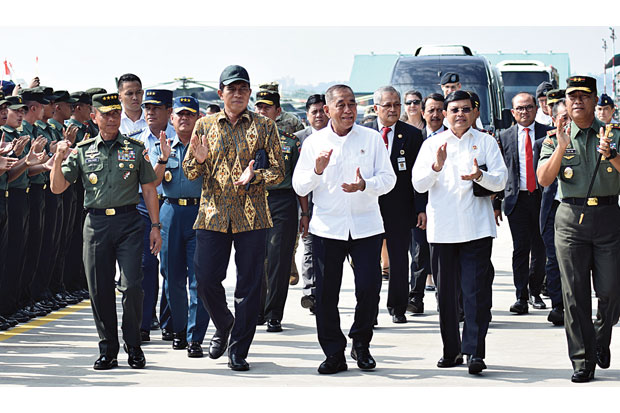 8 Heli Apache Resmi...