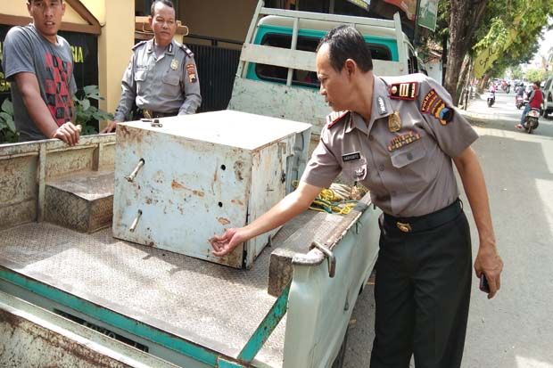 Maling Gondol Mesin...