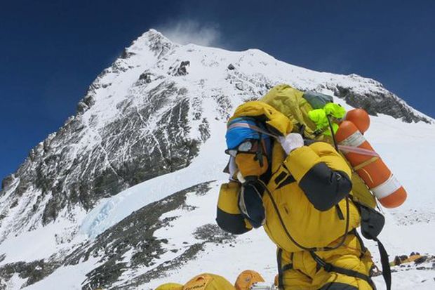 Dua Sherpa Pecahkan...