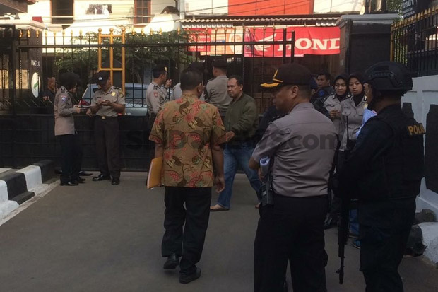 Polisi Perketat Pengamanan...