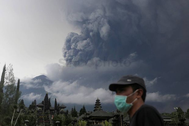 Tadi Sore Gunung Agung...