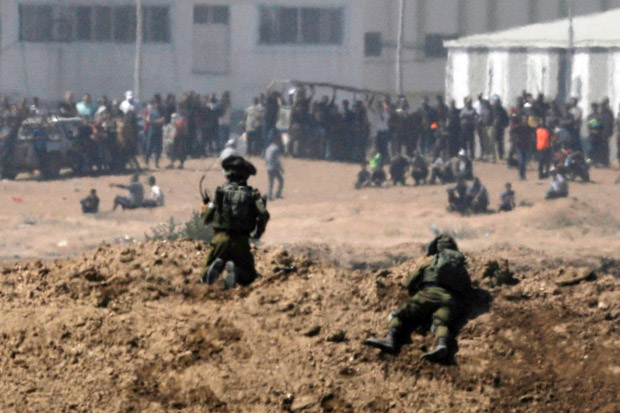 Bantai 60 Warga Palestina,...