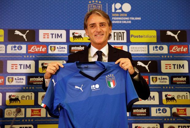 Resmi Latih Timnas Italia,...