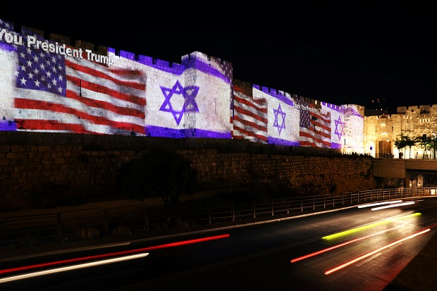 Palestina: Tak Beda...