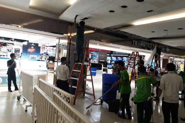 Plafon Bocor, Mall Central...