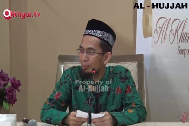 Wanita Salat Tarawih...
