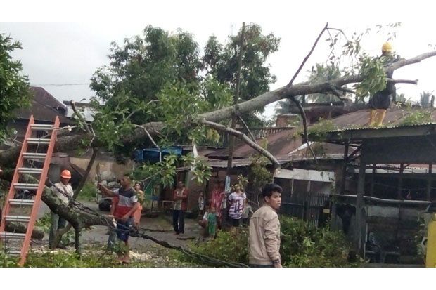 Sejumlah Rumah di Kampung...
