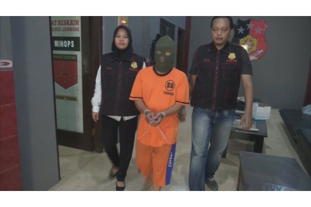 Ironis, Kepala Sekolah...