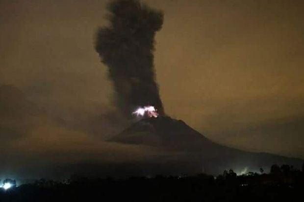 Merapi Berstatus Waspada,...