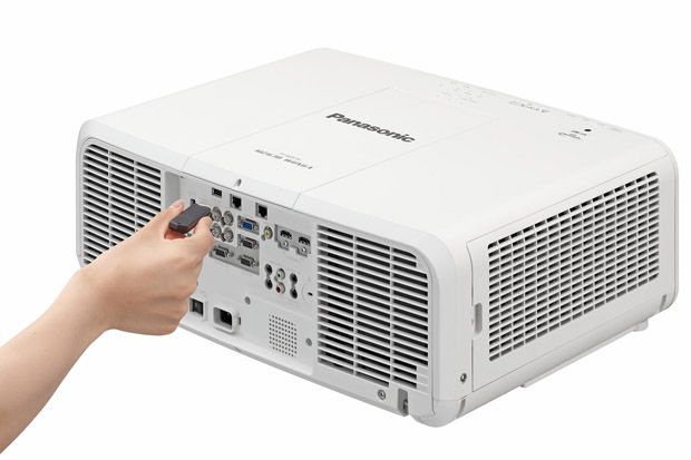 Panasonic Hadirkan Proyektor...