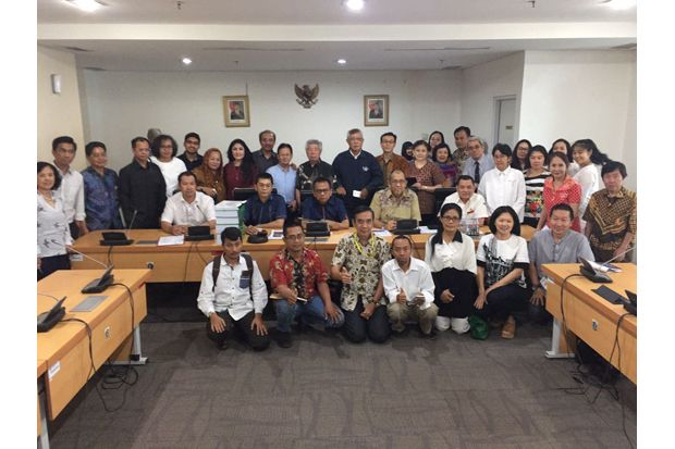 Penghuni Apartemen di...
