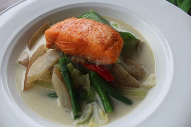 Salmon Lodeh, Makanan...