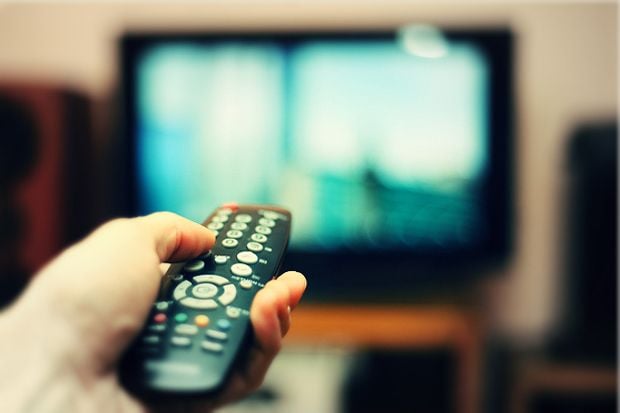 Apa Hukum Menonton TV...