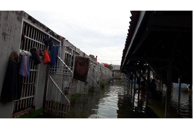 Banjir Rob Paksa Lapas...