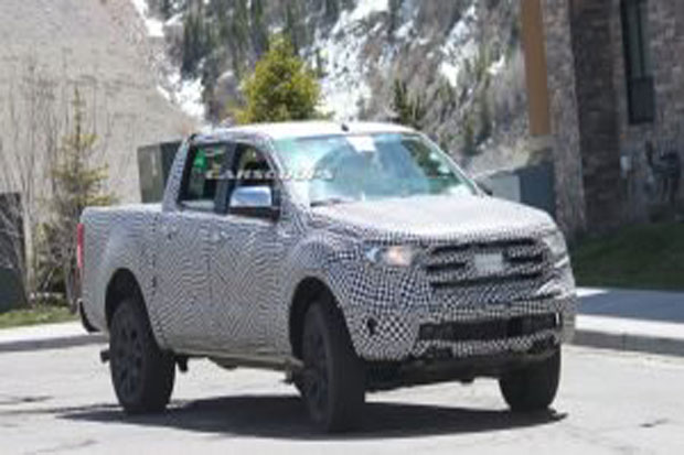 Ford Ranger 2019 Melintas...