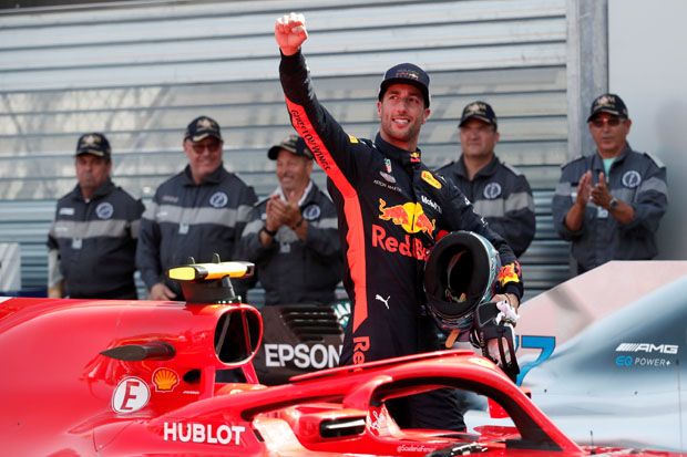 Ricciardo Bikin Komentator...