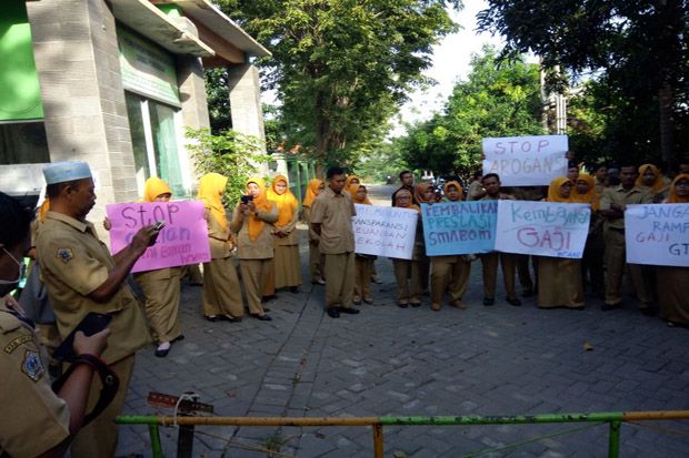 Tunjangan Disunat, Guru...