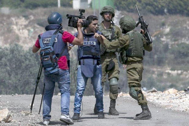 Israel Pertimbangkan...