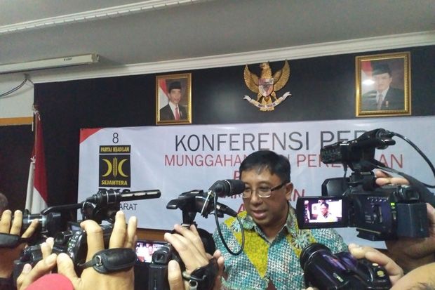 Didukung People Power,...