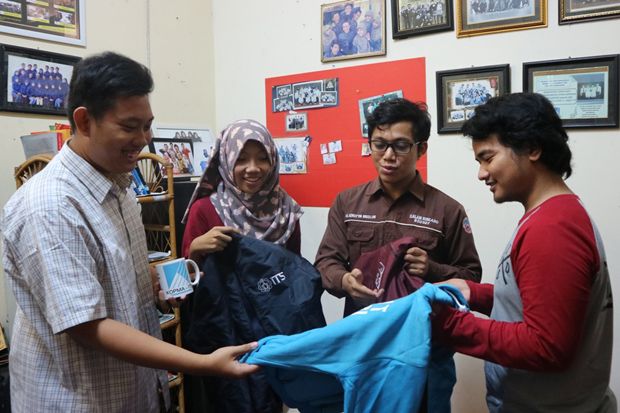 Menantang Peradaban,...
