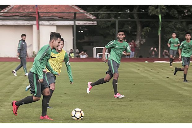 Kalah 0-3 dari Persis...