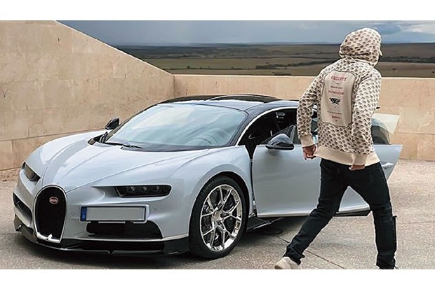 Karim Benzema Jatuh...