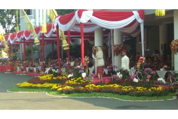 Pilih Seragam Cak dan...