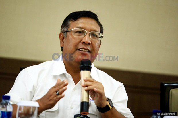 Dua Pejabat Kementerian...