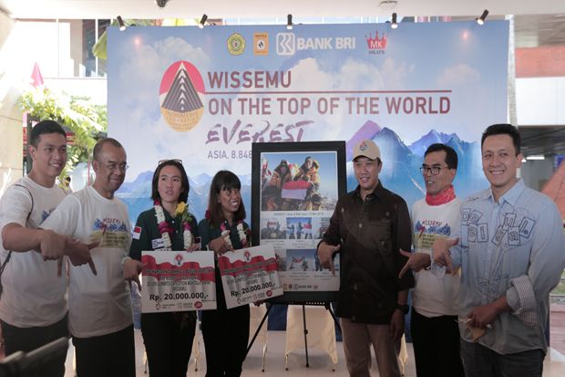 Taklukkan Everest, 2...