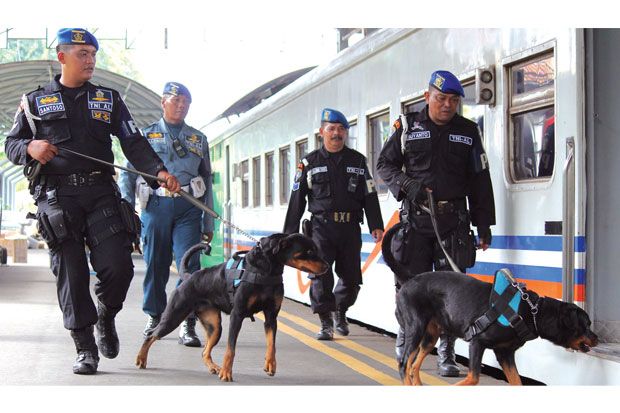 Stasiun Gubeng - Pasar...