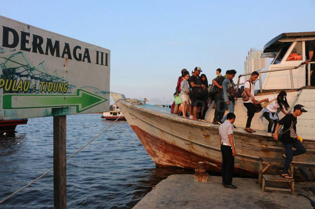 Batu Besar di Dermaga...