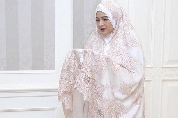 3 Pilihan Mukena Lebaran...