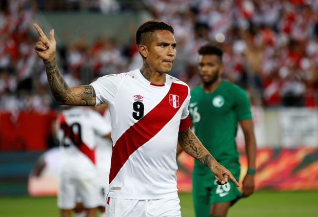 Kapten Timnas Peru Tampil...