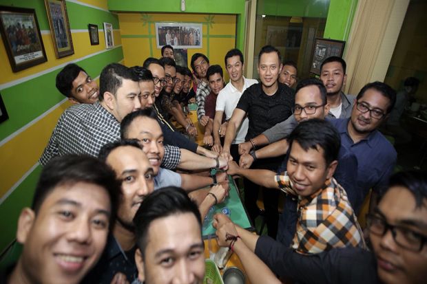Antusiasnya Generasi...