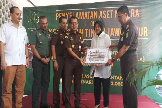 Kejati Jatim Serahkan...