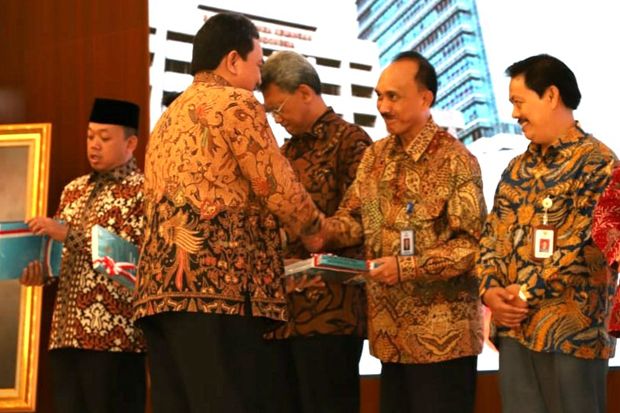BKKBN Raih Status Laporan...