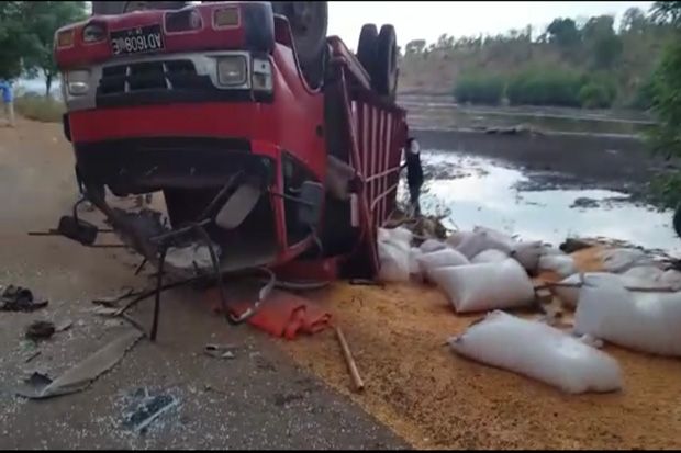 Rem Blong Truk Bermuatan...
