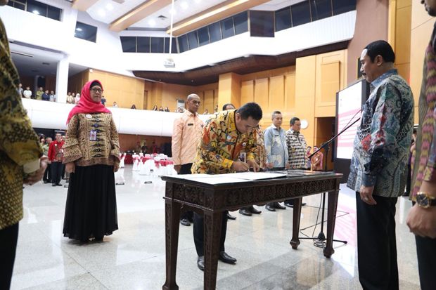 Tjahjo Kumolo Tunjuk...