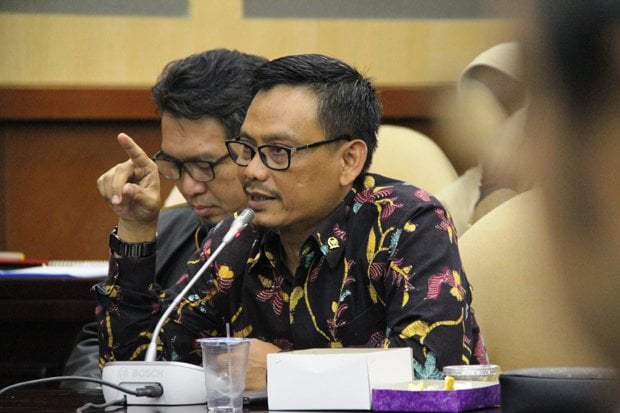 Pantau Telepon dan Medsos...