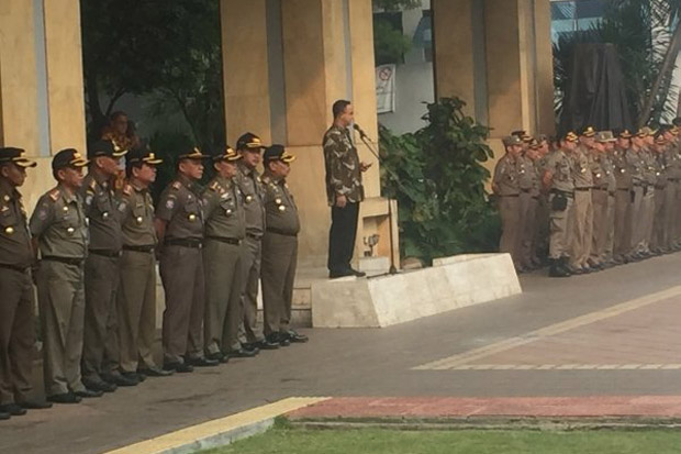 Anies Perintahkan Satpol...